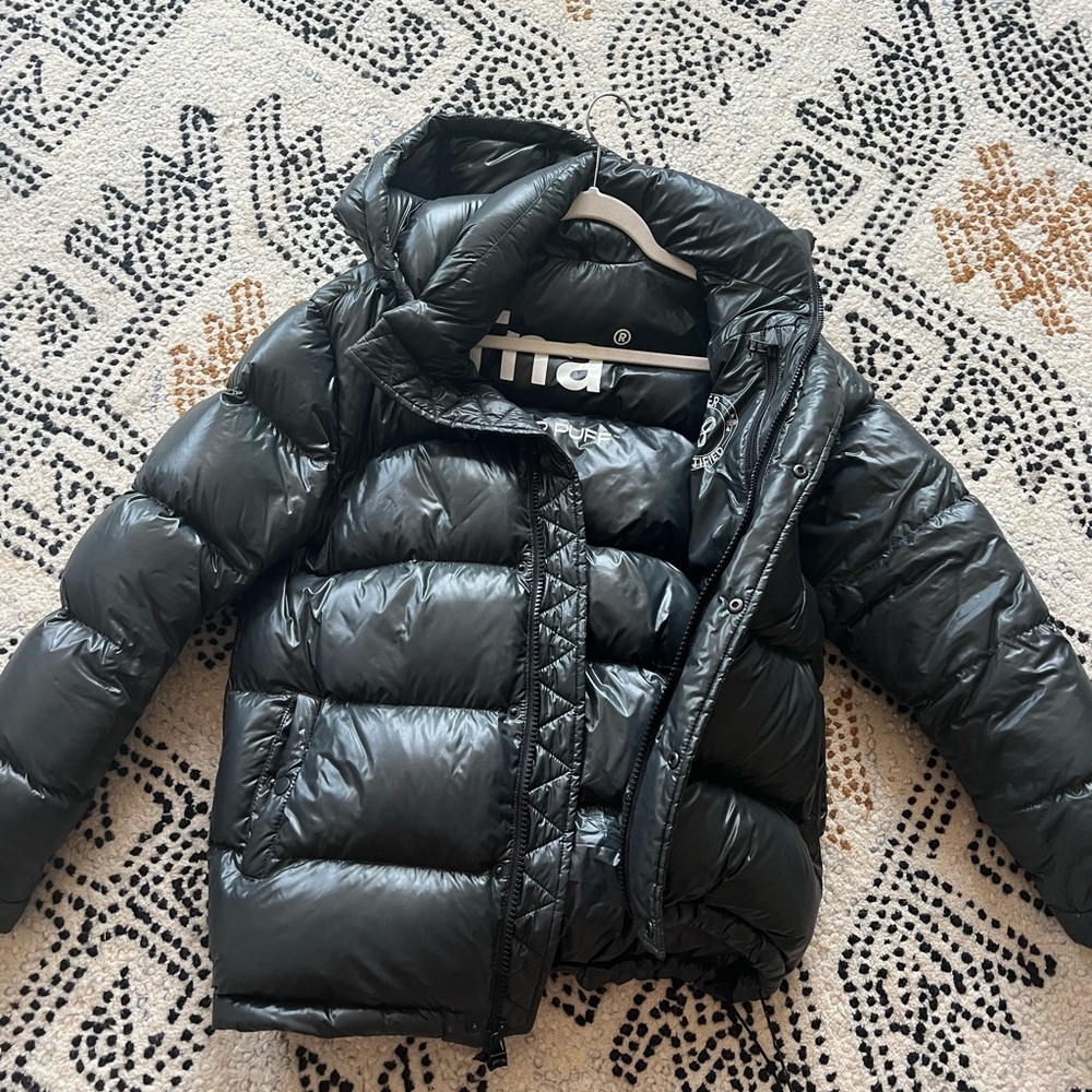 Aritzia super puff! Great condition!